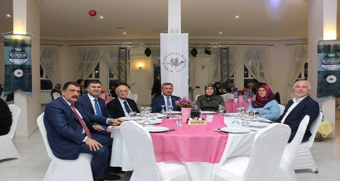 Başkan Saraçoğlu, Burdur’da düzenlenen Tarihi kentler Birliği Toplantısı’na katıldı