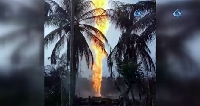 Endonezya&#039;da petrol kuyusunda yangın: 21 ölü