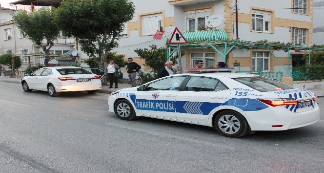 Otomobilin çarptığı kız çocuğu yaralandı