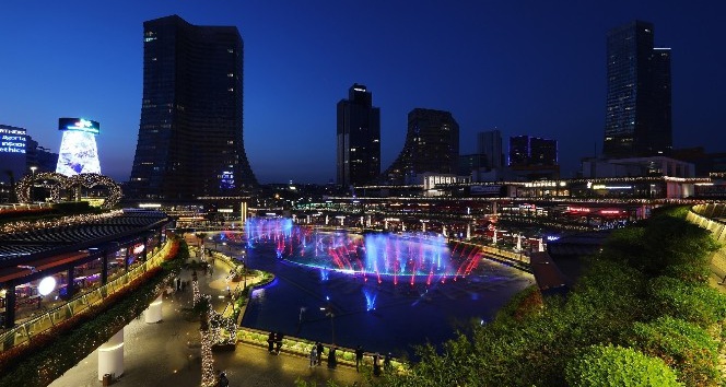 Ataşehir’de Retrobüs konseri