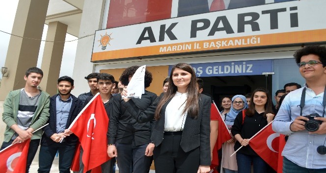 18 yaşını doldurdu, AK Parti Mardin milletvekili aday adayı oldu