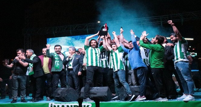 Kırşehir Belediyespor şampiyonluk kupasını aldı