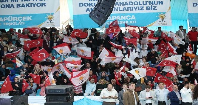AK Parti Sakarya Kadın Kolları Başkanı Zehra Hatipoğlu yeniden seçildi