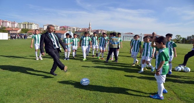Kırşehir Belediyespor futbol okulu açılışı yapıldı