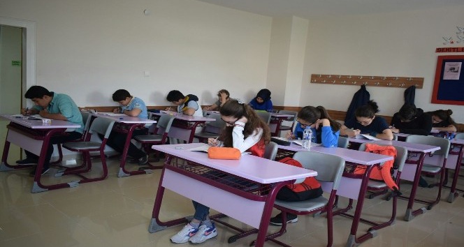 Yeni Hamle Koleji Anadolu Lisesi bursluluk sınavına yoğun ilgi