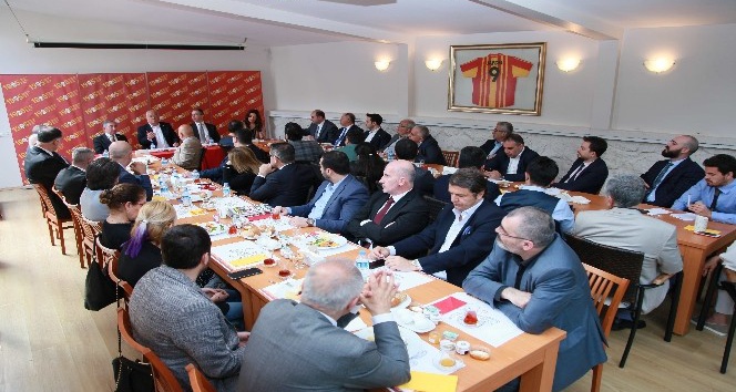 Galatasaray Divan Kurulu Başkanı Eşref Hamamcıoğlu, 1095 GSYİAD’ta