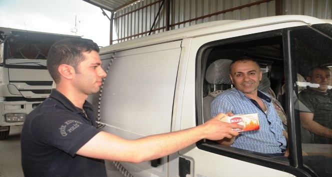 Cizre polisinden vatandaşlara kandil simidi