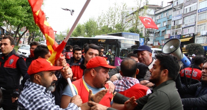 Taksim&#039;e yürümek için Beşiktaş&#039;ta toplanan gruba polis müdahale etti