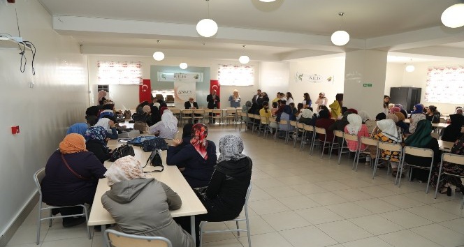 Türkçe eğitimi gören Suriyelilere sertifikaları verildi