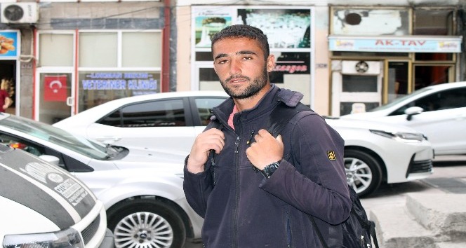Cumhurbaşkanını görmek için yürüyen genç Akdağmadeni’ne ulaştı