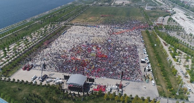 Maltepe’de kutlamalar başladı, kalabalık havadan görüntülendi