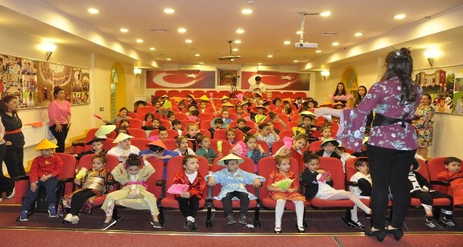 Minik GKV’liler kıtaları ve ülkeleri tanıyor