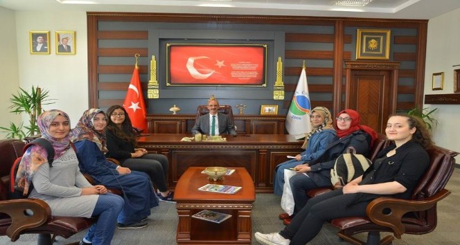 Tıp Fakültesi öğrencileri Rektör Karakaya’yı ziyaret etti