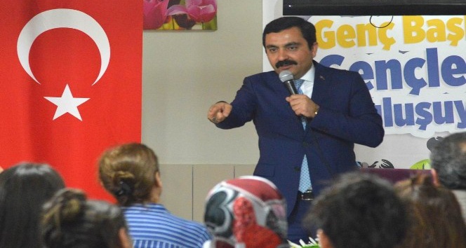 Başkan Bahçeci gençlere nasihatlerde bulundu