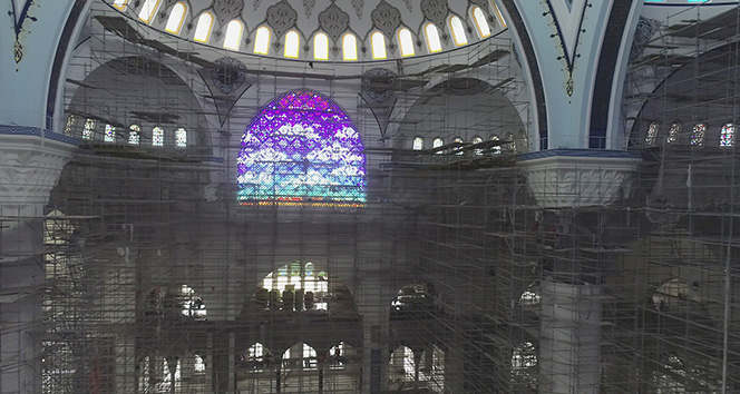 Çamlıca Camii&#039;nin içi ilk kez drone ile görüntülendi