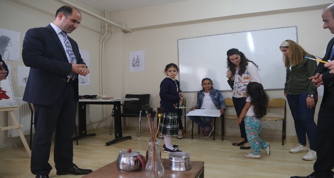 Silopi’de okuma yazma seferberliği kursiyerleri sertifikalarını aldı