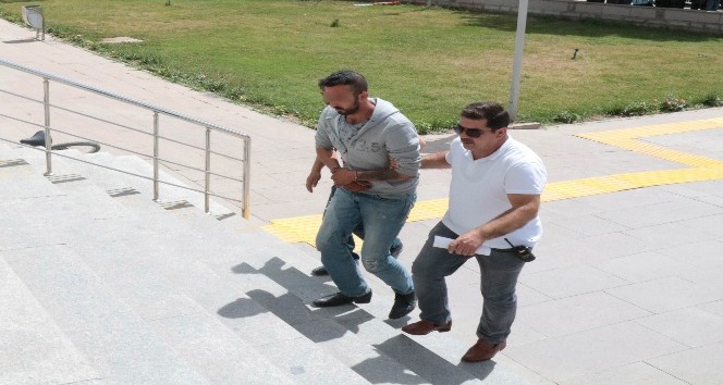 Cinayet şüphelisi 1’i kadın 4 kişi adli mercilere sevk edildi
