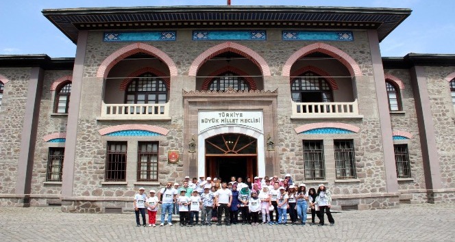 Çok kitap okumanın ödülü Ankara gezisi oldu