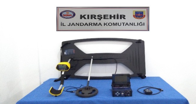 Jandarmadan uyuşturucu ve define operasyonu