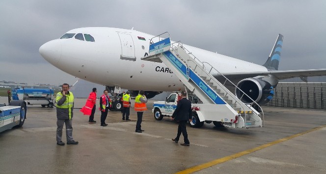 Atatürk Havalimanı’ndaki kargo uçağında pistten çıkma tehlikesi