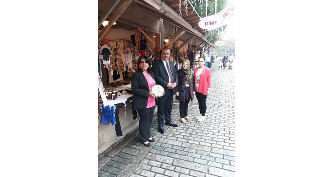 Başkan Uçar, ‘Doğu’dan İstanbul’a Kadın Eli’ sergisini ziyaret etti