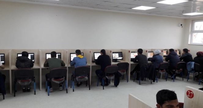 Yalova’da &quot;E-Sınav Merkezi&quot; açıldı