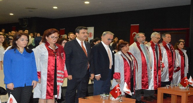 Geleceğin hemşireleri mesleğe ilk adımlarını attı