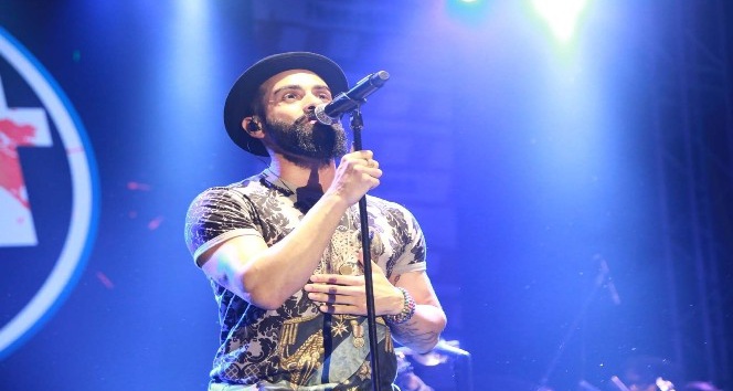 Gökhan Türkmen’den hayranlarına unutulmaz gece