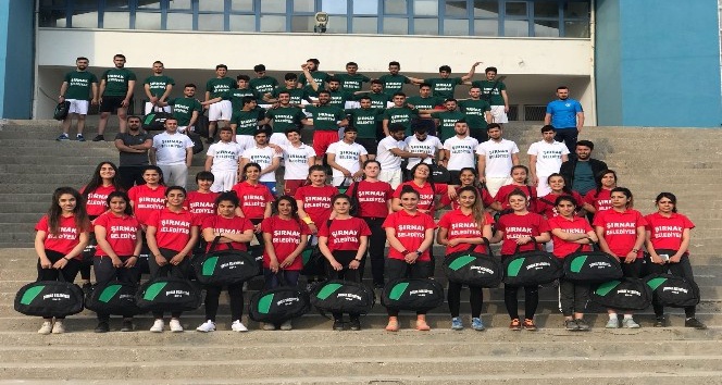 Şırnak Belediyesinden sporculara malzeme desteği