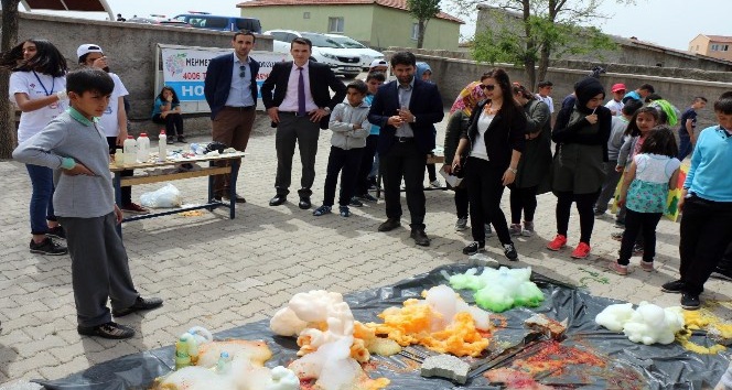 Yenifakılı’da bilim fuarı şenliği yapıldı