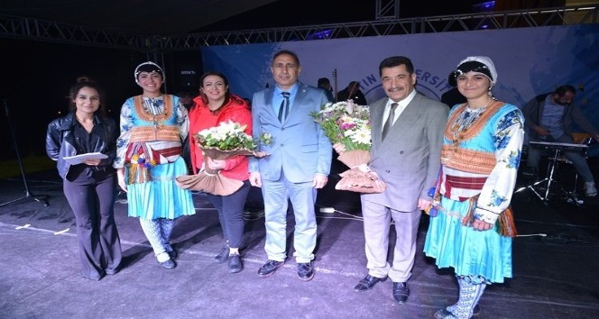 Türk Halk Müziği konseri ve halk dansları büyüledi