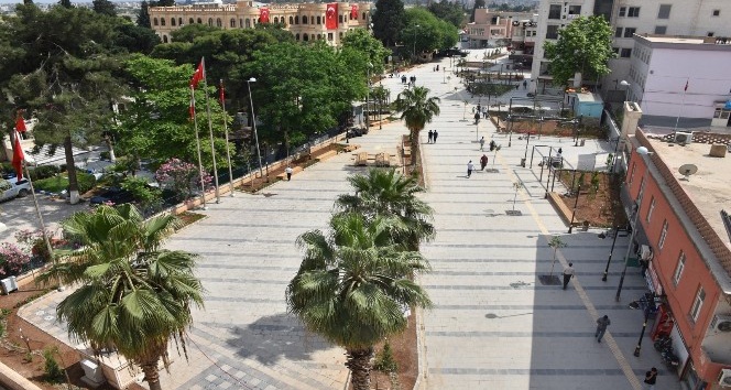 Nusaybin Cumhuriyet Meydanı yeni görünümü göz kamaştırıyor