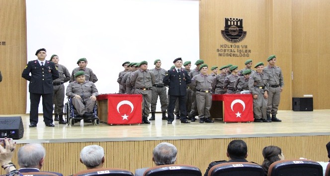 Karaman’da bir günlük askerlik yapan 19 engelli, düzenlenen törenle yemin etti