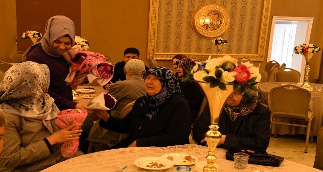 Isparta Belediyesi’nden anneler günü etkinliği