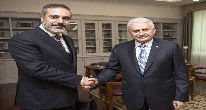 Başbakan Binali Yıldırım, Milli İstihbarat Teşkilatı (MİT) Müsteşarı Hakan Fidan’ı kabul ediyor. Başbakanlık Resmi Konut’ta gerçekleşen görüşme saat 15.45’te başladı.