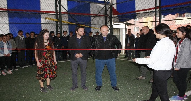 Beytüşşebap’ta lise öğrencilerinden anlamlı resim sergisi