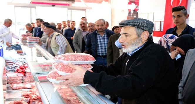 Yozgat’ta Ramazan öncesi ucuz et kuyruğu