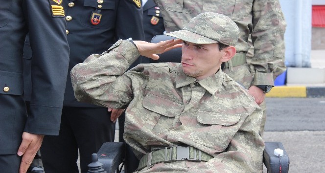 Giresun’da engelleri gençlerin askerlik heyecanı