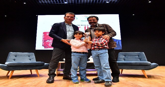 Beylikdüzü, doğum gününde Ahmet Ümit ve Moğollar’ı ağırladı