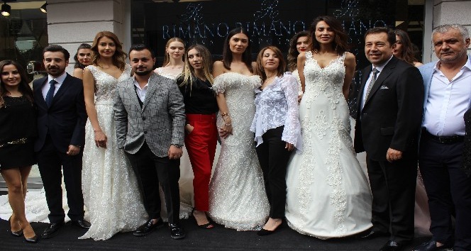 Ünlü mankenler Bursa’da gelinlik tanıttı