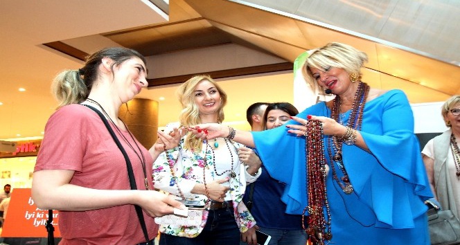 Ayşe Arman: "İyilik kolyeleri 8 ayda 330 bin TL yardım topladı"