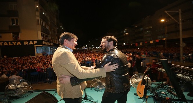 1. Şarampol Şenliği Mehmet Erdem konseri ile sona erdi