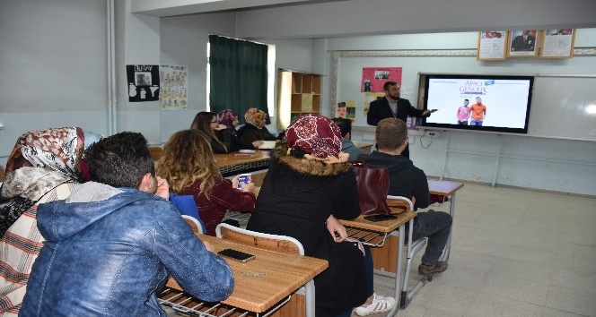 İGEDER’den Yüksekova’daki öğretmenlere eğitim