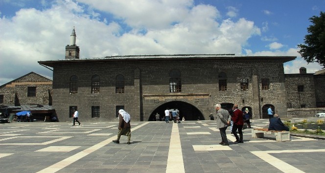 Diyarbakır Ramazan ayına durgun giriyor