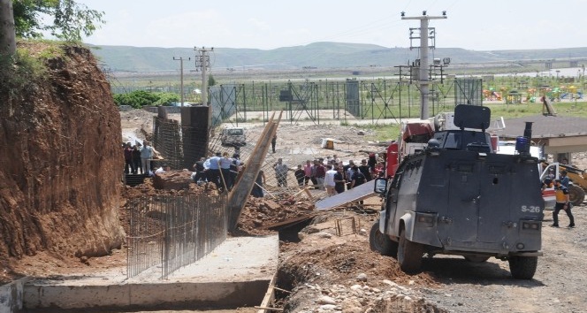 Cizre’de göçük: 2 işçi yaralandı