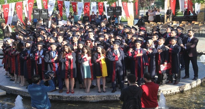 FÜ Veteriner Fakültesi 44. dönem mezunlarını verdi