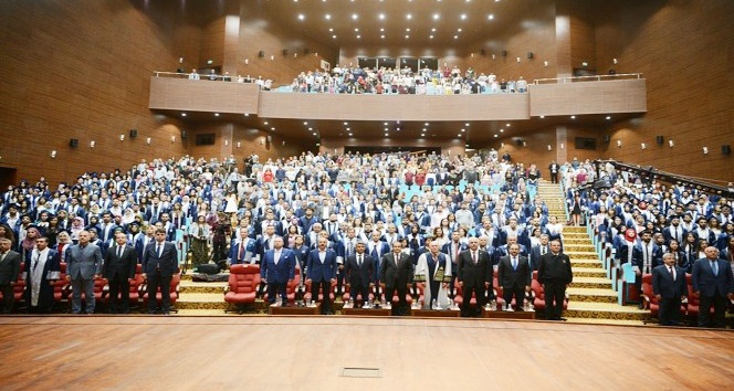 Uşak Üniversitesi 2017-2018 yılı mezuniyet töreni yapıldı