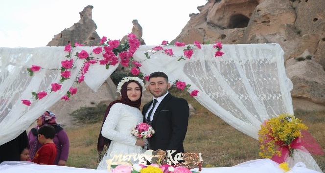 Genç çiftler nikah kıydırmak için Arzu ve Kamber kayalığını seçiyor