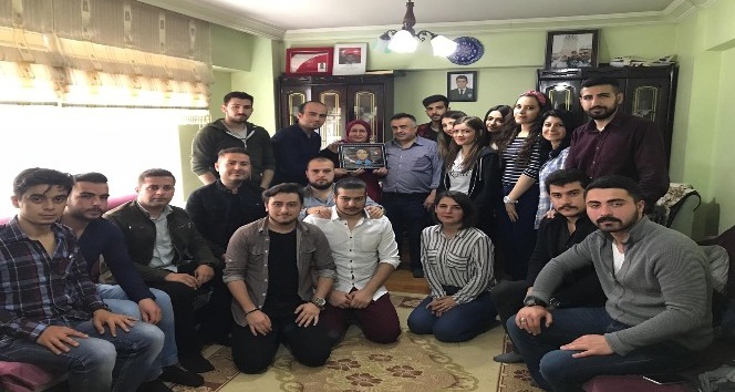 BEÜ’den şehide vefa