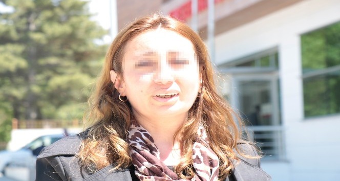 Öğrencilerin belgesini isteyen öğretmen muhtardan dayak yedi